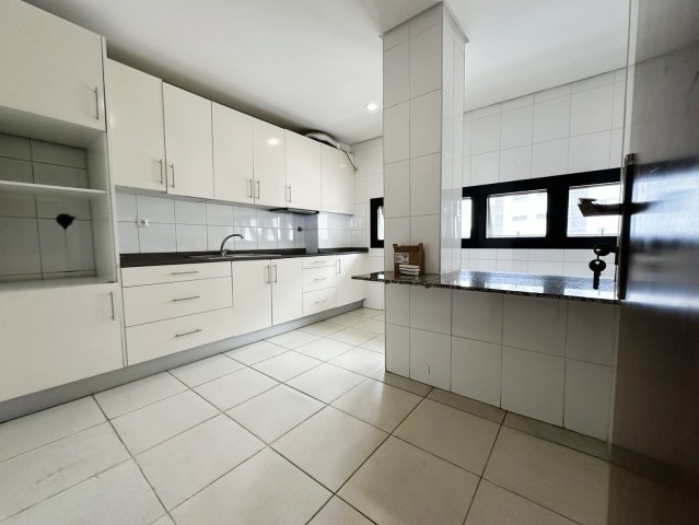 Apartamento T2, no condomínio Laguna Residencial, Talatona.