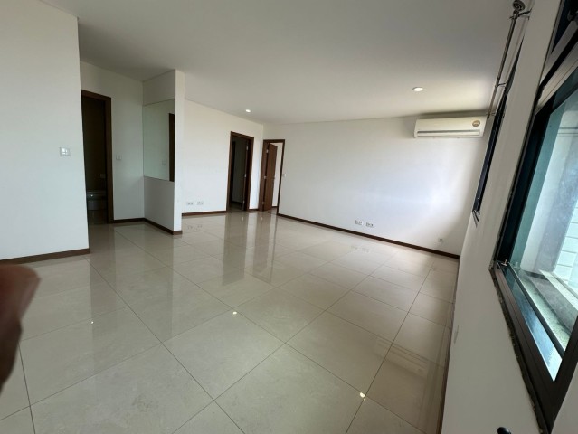 Apartamento T2, no condomínio Laguna Residencial, Talatona.