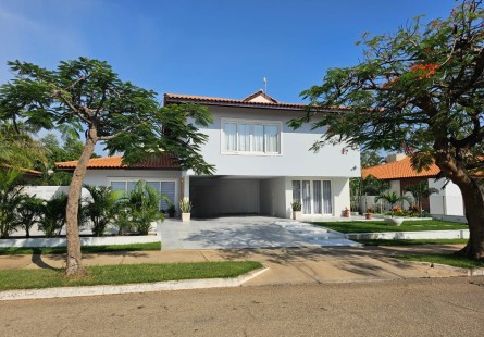 Anúncio Luxuosa vivenda V4 com piscina e anexo, no Condomínio Atlântico Sul, Talatona.