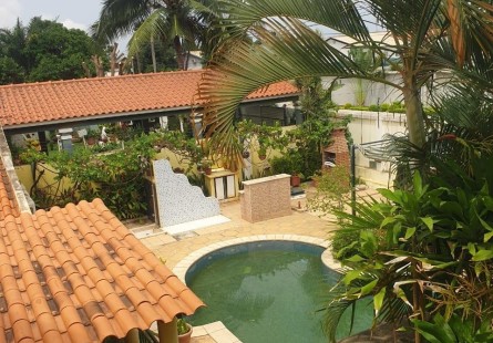 Anúncio Vivenda V4 com piscina e anexo, no Projeto Nova Vida, Urbanização Nova Vida.