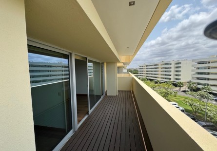 Anúncio Luxuoso apartamento T4, no Condomínio Ymoluanda - Talatona.