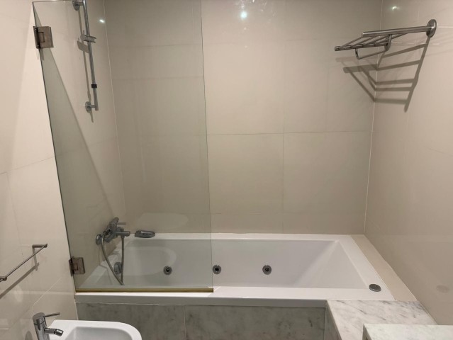 Luxuoso apartamento T4, no Condomínio Ymoluanda - Talatona.