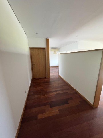 Luxuoso apartamento T4, no Condomínio Ymoluanda - Talatona.