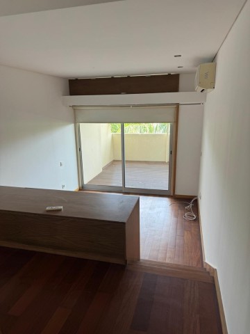 Luxuoso apartamento T4, no Condomínio Ymoluanda - Talatona.