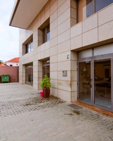 4 Apartamentos T3, no Edifício Estrela do Miramar, Luanda.