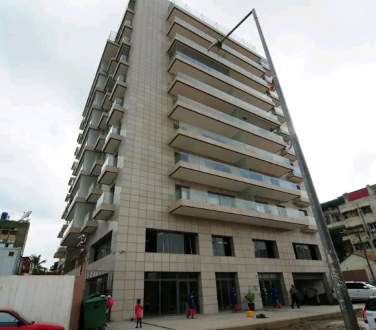 4 Apartamentos T3, no Edifício Estrela do Miramar, Luanda.