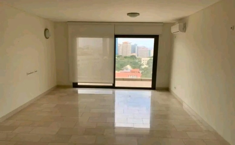 4 Apartamentos T3, no Edifício Estrela do Miramar, Luanda.