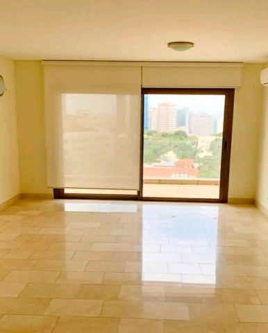 4 Apartamentos T3, no Edifício Estrela do Miramar, Luanda.