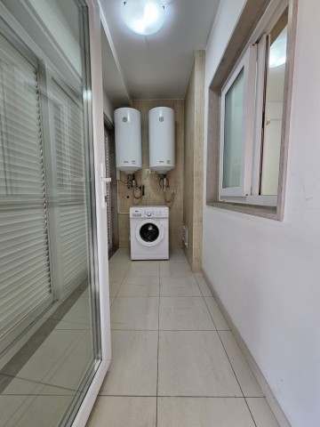 Apartamento T5 sem mobília, no condomínio Cristal Terrace, Talatona.