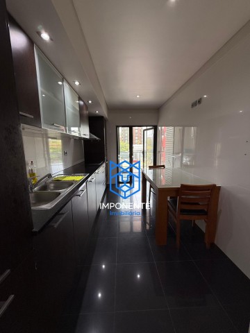 APARTAMENTO T2 COM MÓVEIS, NO CONDOMÍNIO TALATONA PLAZA RESIDENCE, DISPONÍVEL PARA ARRENDAR.