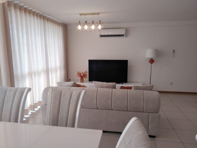 Apartamento T2 duplex, mobilado, no Condomínio Belas Business Park, Talatona.