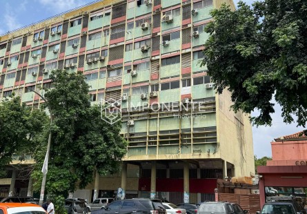 Anúncio Apartamento T3, no edifício Teixeira Duarte, largo Serpa Pinto, centro da Cidade.
