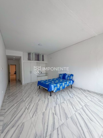 Apartamento T3, no edifício Teixeira Duarte, largo Serpa Pinto, centro da Cidade.