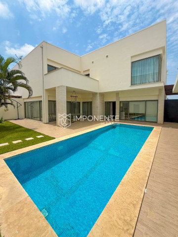 Luxuosa Vivenda V4 com anexo e piscina, no Condomínio Dalm Residencial, Talatona.