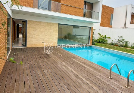 Anúncio Luxuosa Vivenda V5 com piscina e anexo, no Condomínio das 13 Casas, Talatona.