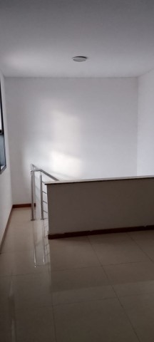 Apartamento T3 duplex, no Condomínio Laguna Residencial, Talatona.