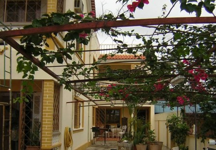 Anúncio Vivenda V5 na Praia do Bispo - Luanda.