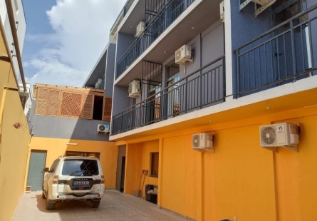 Anúncio Apartamento T4, no Lar do Patriota, Benfica.