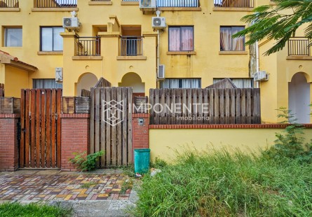 Anúncio Moradia V3 geminada com anexo, no Condomínio Jardim de Rosas, Camama.