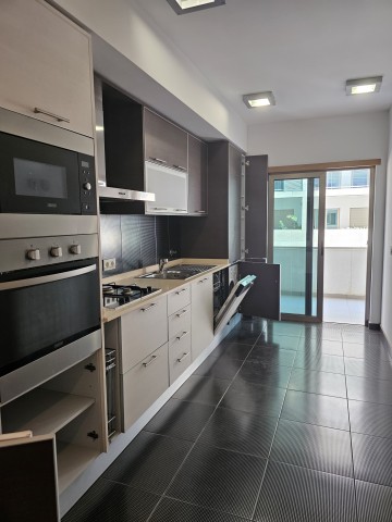 A Venda Apartamento T2 no Condomínio Dolce Vita, Talatona.