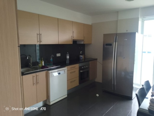 A Venda Apartamento T2 mobiliado, no Condomínio Terraços do Atlântico em Talatona.