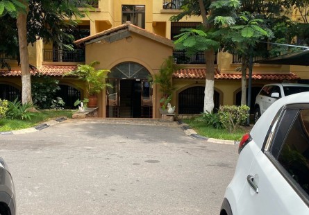 Anúncio Apartamento T3, no Condomínio Jardim de Rosas, Camama.