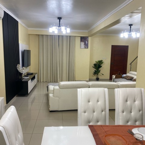 A Venda Vivenda V3, no Condomínio Vila Nostra, Camama.
