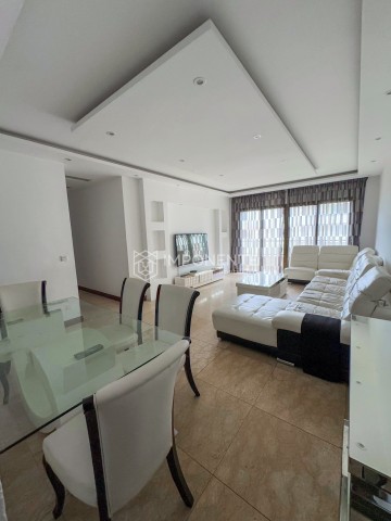 A Venda Apartamento T3, no Condomínio Clássicos do Sul, Benfica.