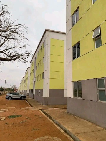 A Venda Apartamento T2, na Urbanização Maye Maye, Cacuaco.