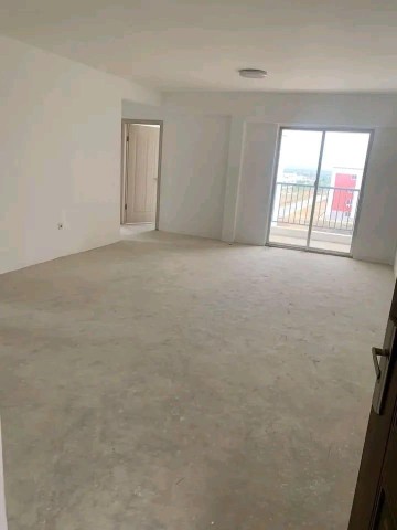 A Venda Apartamento T2, na Urbanização Maye Maye, Cacuaco.