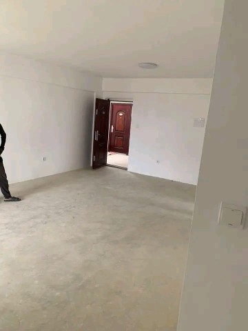 A Venda Apartamento T2, na Urbanização Maye Maye, Cacuaco.