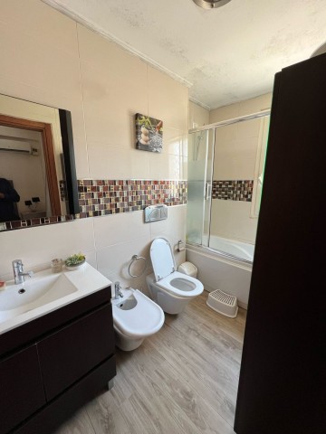 A Venda Apartamento T3, no Condomínio Interland, Morro Bento.