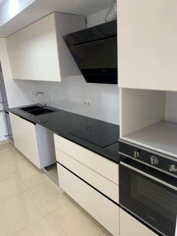 A Venda Apartamento T3, no Condomínio Boulevard, Patriota.