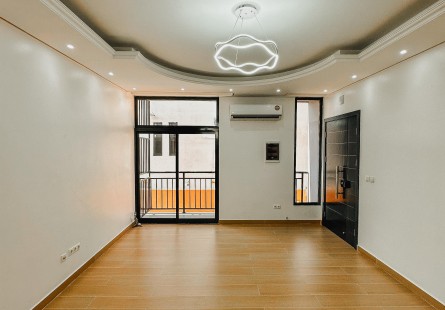 Anúncio Apartamento T4, no Patriota, junto ao Colégio Fermas.