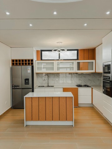 A Venda Apartamento T4, no Patriota, junto ao Colégio Fermas.