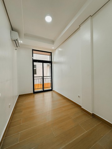 A Venda Apartamento T4, no Patriota, junto ao Colégio Fermas.