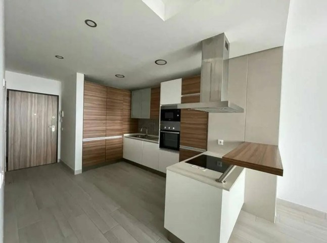 A Venda Apartamento T1, no edifício Torres da Cidadela.