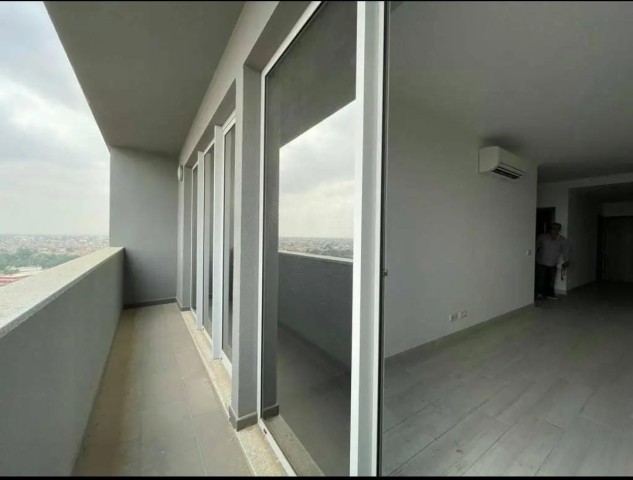 A Venda Apartamento T1, no edifício Torres da Cidadela.