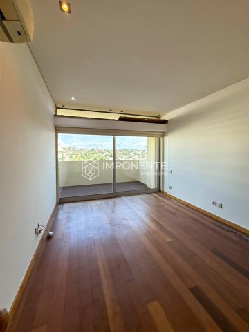 A Venda Luxuoso apartamento T4, no condomínio Ymoluanda, Talatona.