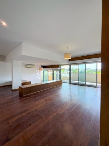 A Venda Luxuoso apartamento T4, no condomínio Ymoluanda, Talatona.