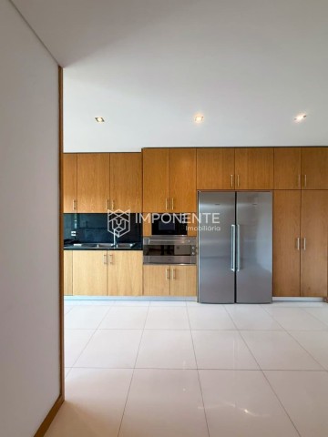 A Venda Luxuoso apartamento T4, no condomínio Ymoluanda, Talatona.