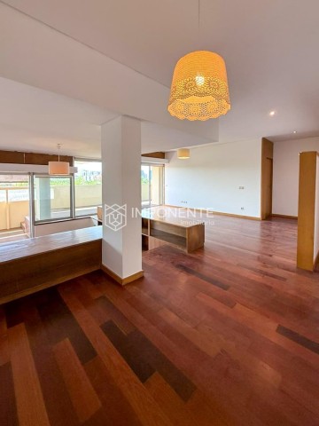 A Venda Luxuoso apartamento T4, no condomínio Ymoluanda, Talatona.