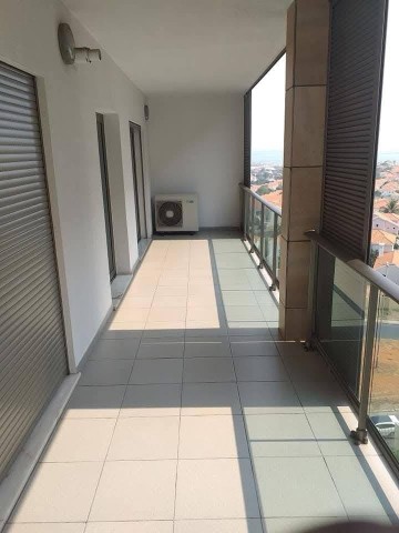 A Venda Apartamento T3, mobiliado, no Condomínio Dolce Vita - Talatona.