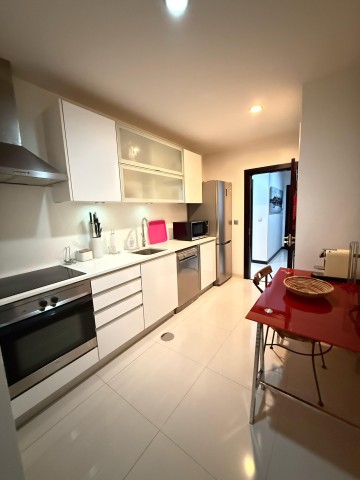 A Venda Apartamento T1 mobilado no condomínio Imbondeiro Palace - Talatona