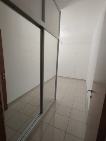 A Venda Apartamento T3, no Condomínio Interland - Morro Bento.