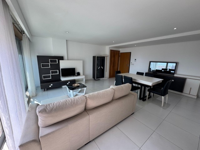 A Venda Luxuoso apartamento T2, mobiliado, no edifício Torres Oceano - Ingombota.