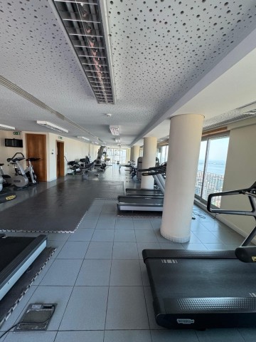 A Venda Luxuoso apartamento T2, mobiliado, no edifício Torres Oceano - Ingombota.