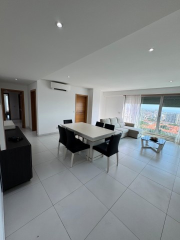 A Venda Luxuoso apartamento T2, mobiliado, no edifício Torres Oceano - Ingombota.