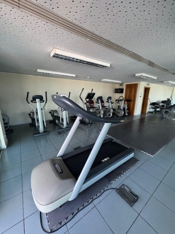 A Venda Luxuoso apartamento T2, mobiliado, no edifício Torres Oceano - Ingombota.