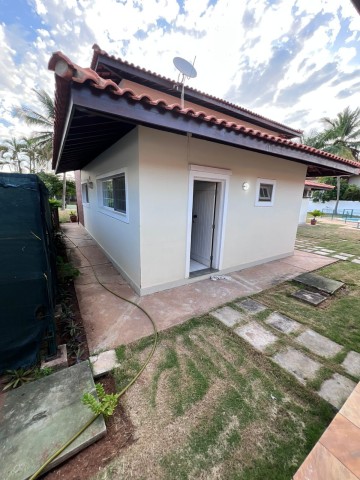 A Venda Vivenda V4 com anexo e piscina, mobiliada, no Condomínio Atlântico Sul, Talatona.